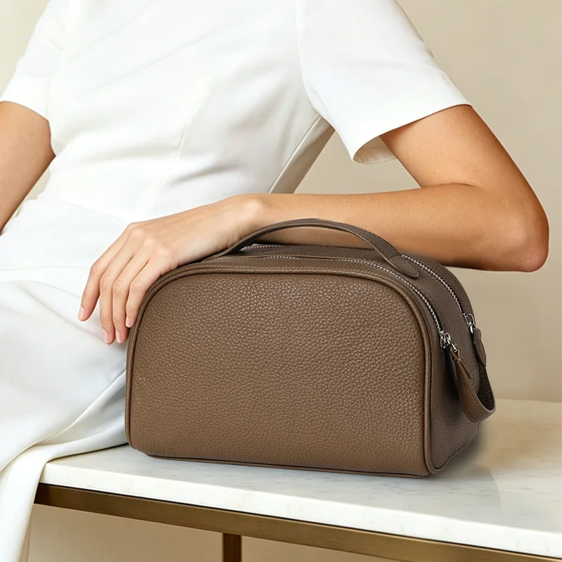 Women's Large-Capacity Top Layer Cowhide Cosmetic Bag, Portable Travel Toiletry Bag, Minimalist Style High-End Sense Storage Bag