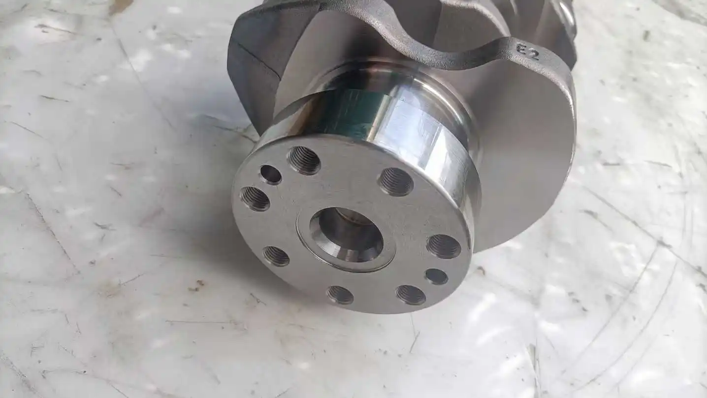 掘削機スペアパーツ エンジン V3800 V3800t クランクシャフト V3800 鍛造鋼クランクシャフト クボタ用