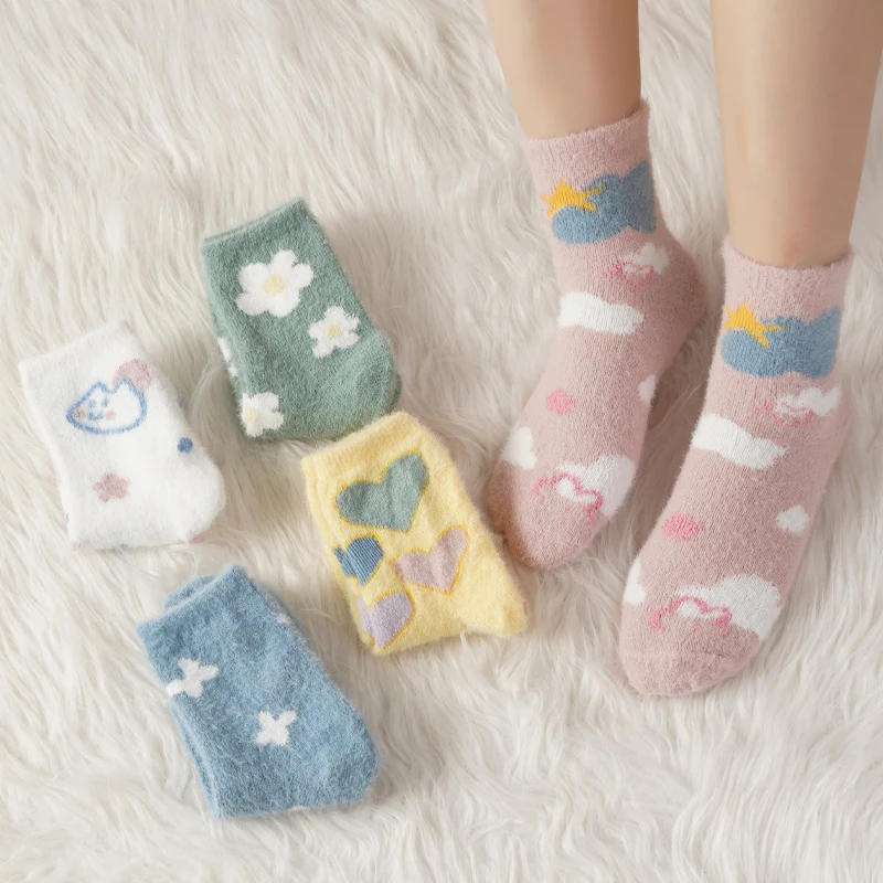 1pairs Mink Plush Fluffy Plush Stocking Medium Tube Sock Girls Cute Butterfly White Cloud Plush Cartoon Mink Plush Socks