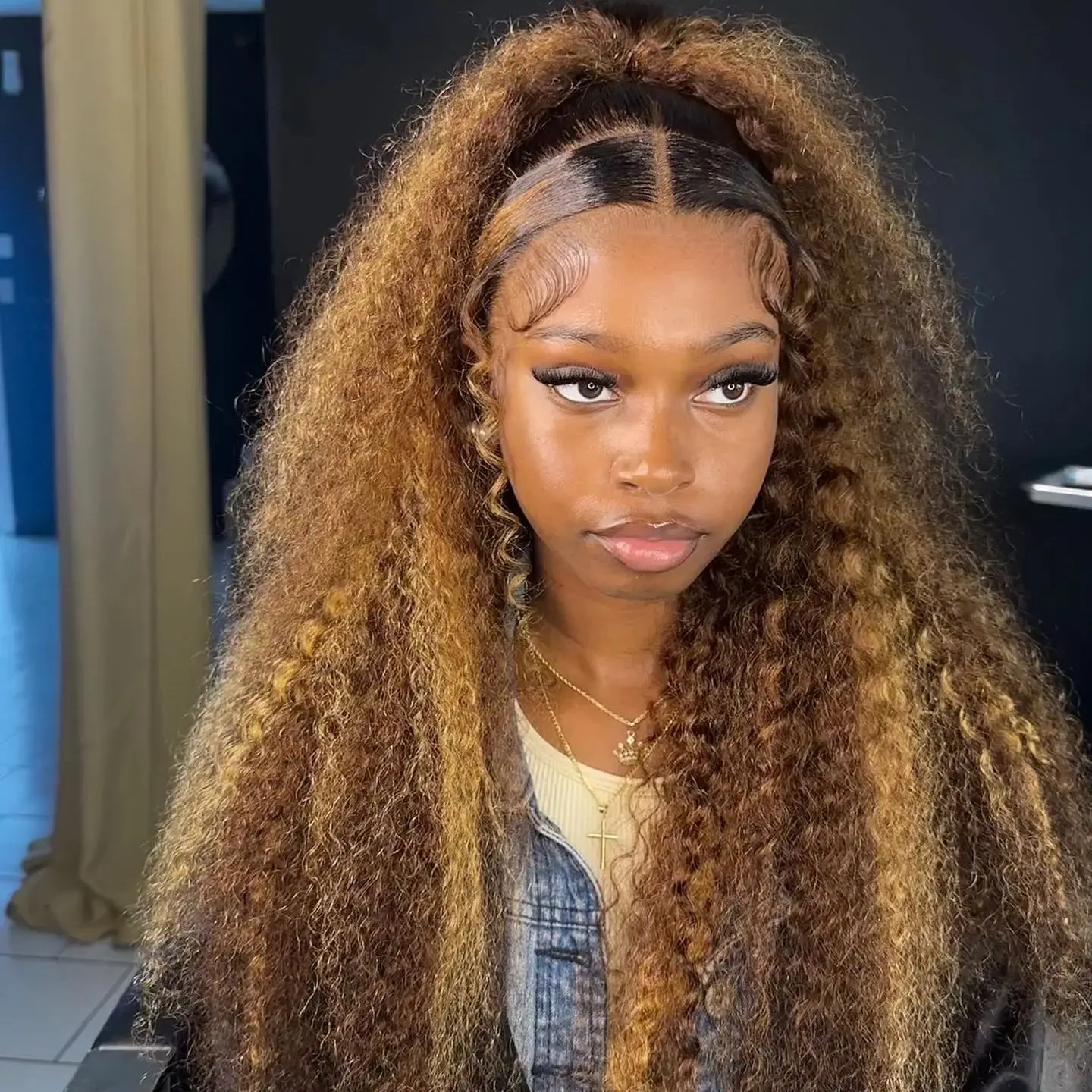 موجة عميقة تسليط الضوء على شعر مستعار شعر الإنسان شعر بشري مجعد شعر مستعار للنساء 13x4 13x6 HD الدانتيل الجبهة الباروكات العسل شقراء الدانتيل شعر مستعار أمامي