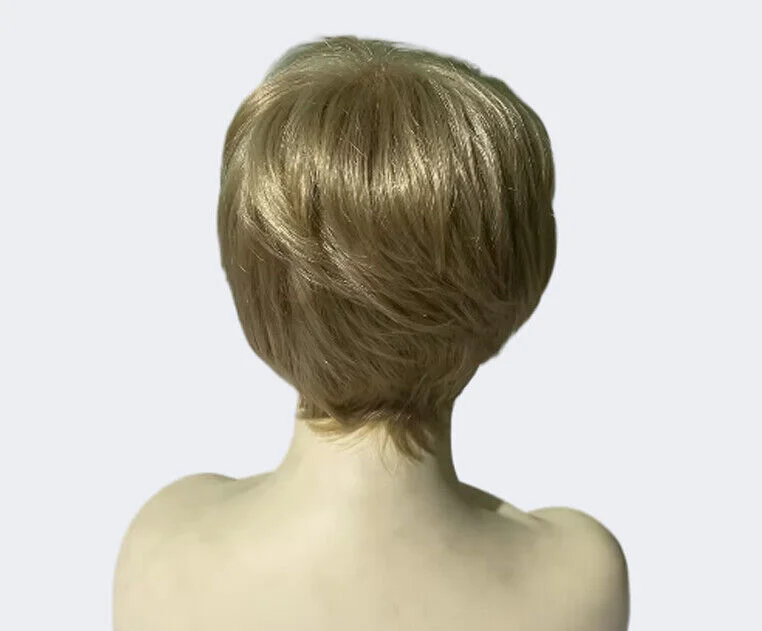 Рисунок 3 - Женский короткий кудрявый парик