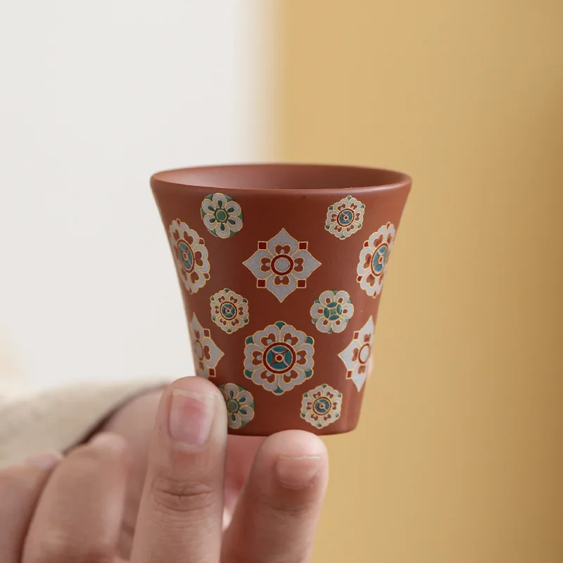 Zisha-Ton Teetasse Handgefertigt mit Blumenmuster Chinesisches Gongfu-Tee-Set Persönliche Tasse für Teezeremonie Heim- und Bürodekoration
