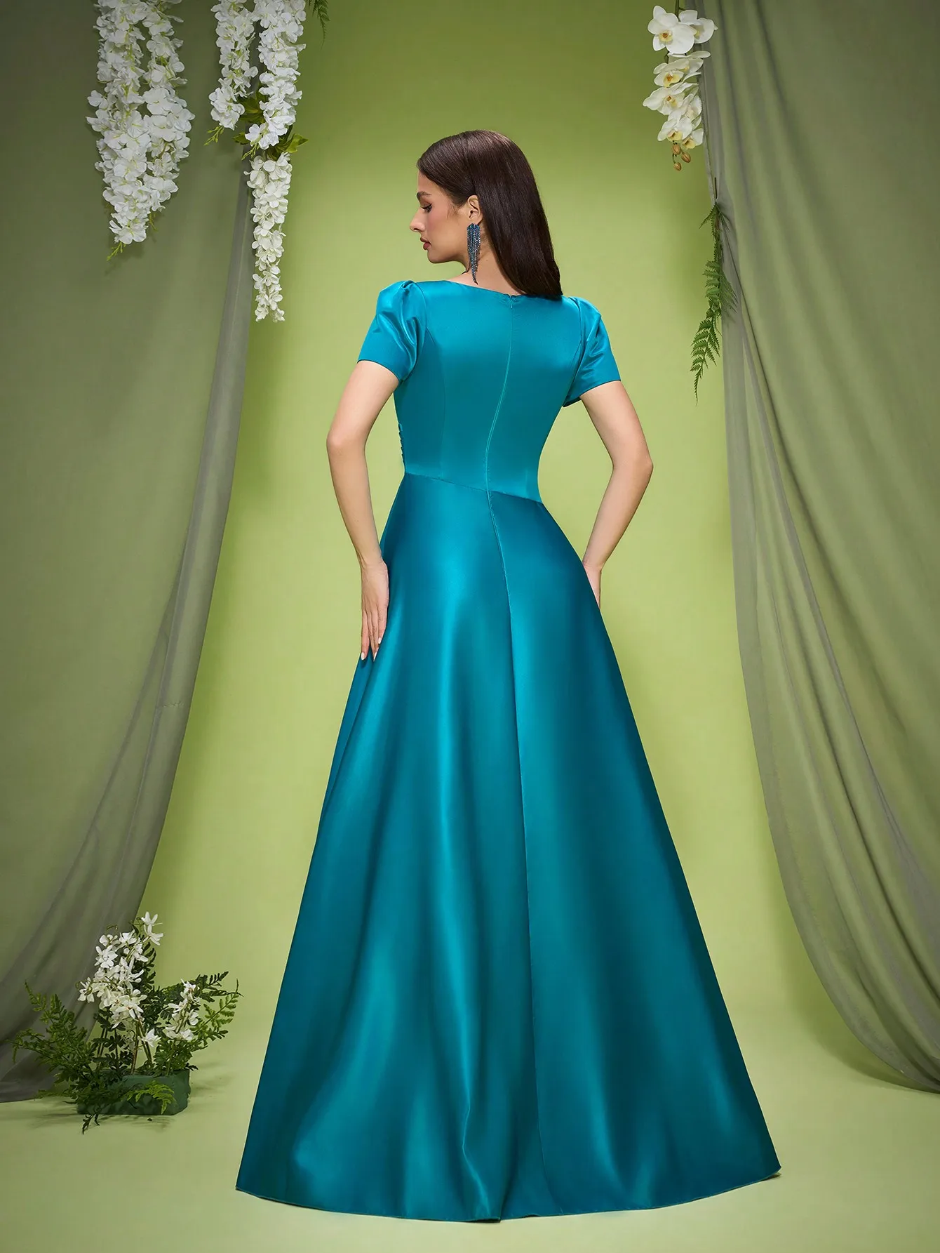 Mgiacy Nowa Kolekcja Sukienka Druhny z Dekoltem w Serek, Elegancka, Marszczona Bufiasta Rękaw, Satynowa Długa Sukienka