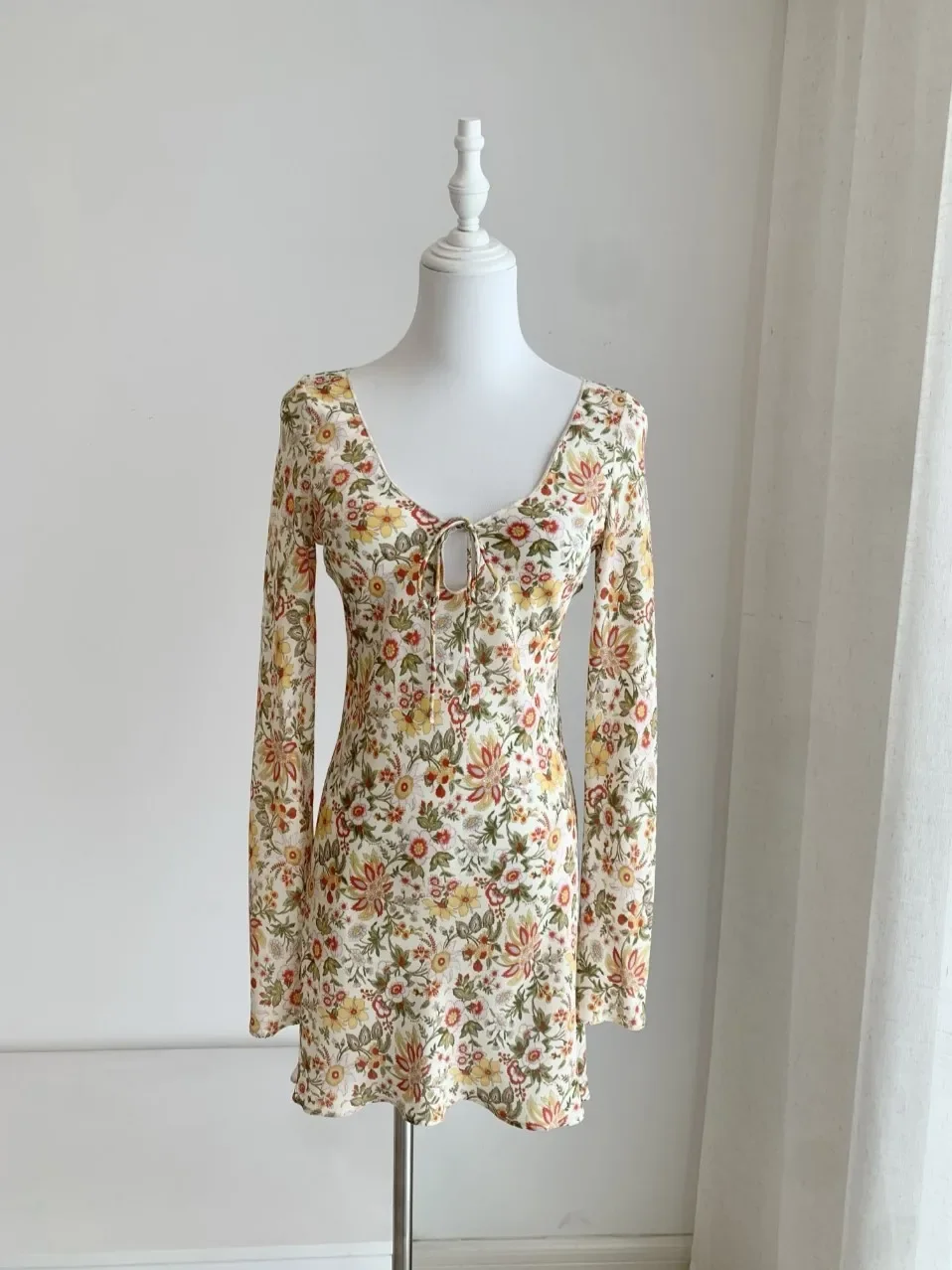 

Female 100% Silk Sexy Mini Dress Floral Printed Round Neck Long Sleeve Casual Slim Robe