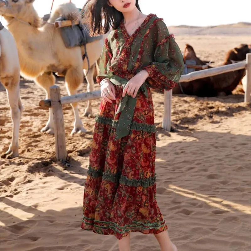2025 vestido bohemio de verano de estilo étnico Vintage para mujer nuevo vestido largo con cuello en V y mangas de hoja de loto vestidos ajustados para vacaciones en la playa