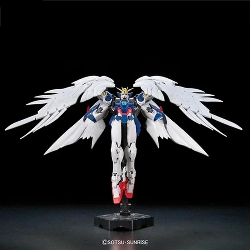

Bandai Gundam Model Kit Аниме Фигурка RG 17 1/144 Wing Gundam Zero EW Подлинная фигурка Gunpla Модель Коллекция игрушек Экшн-робот
