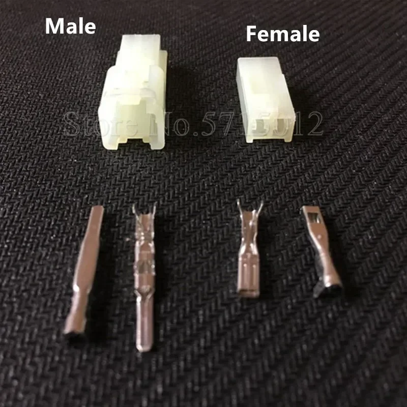 2 Hole Electronic Automotive Connector Auto Plug With Crimp Terminals
