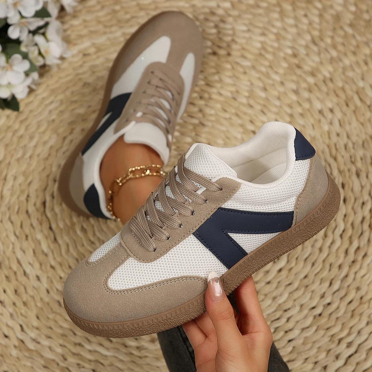 Vintage Low Top Women Sneakers 2026 New Spring Faux Suede Flat Heels Casual Shoes Woman Plus Size Tennis Shoes Zapatos De Mujer