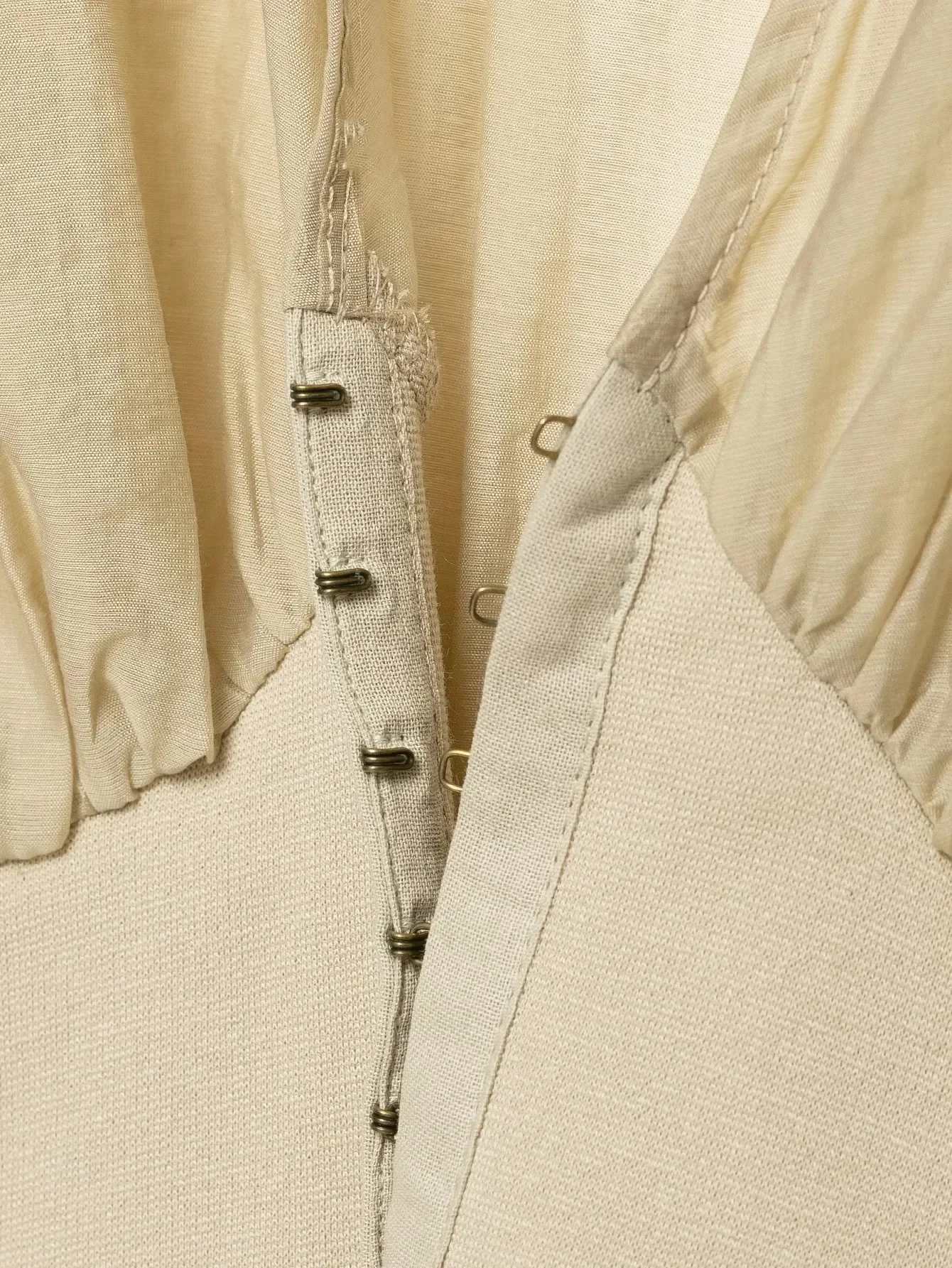 Herbst Damen Beige Korsett Slim Bluse Tiefer V-Ausschnitt Laternenärmel Oberteil Damen Kurzes Korsett-Top Elegantes Sexy Langarm-Damenhemd – Detail 7