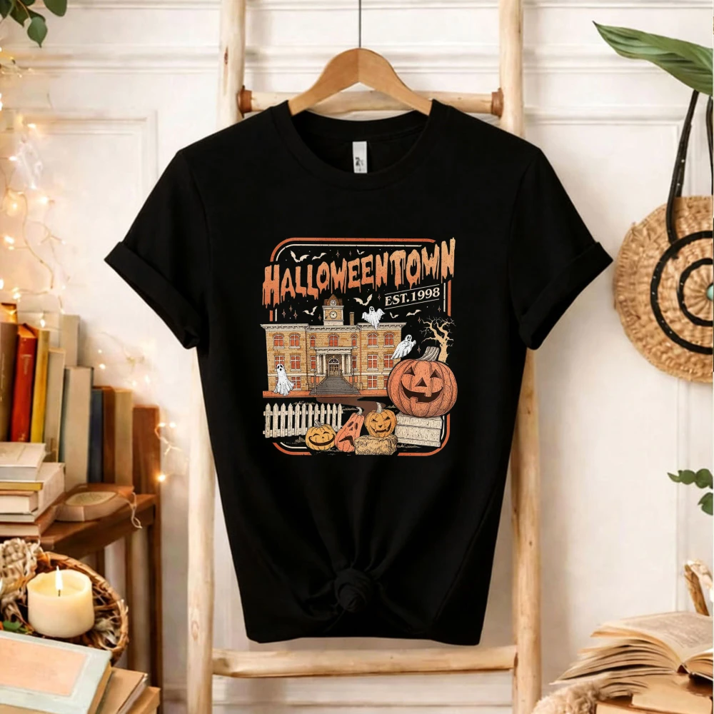 Halloweentown EST 1998 Graphic T‑Shirt Haunted Building Ghost Pumpkin Bat Jack‑o‑Lantern Spooky Halloween Holiday Casual Tops