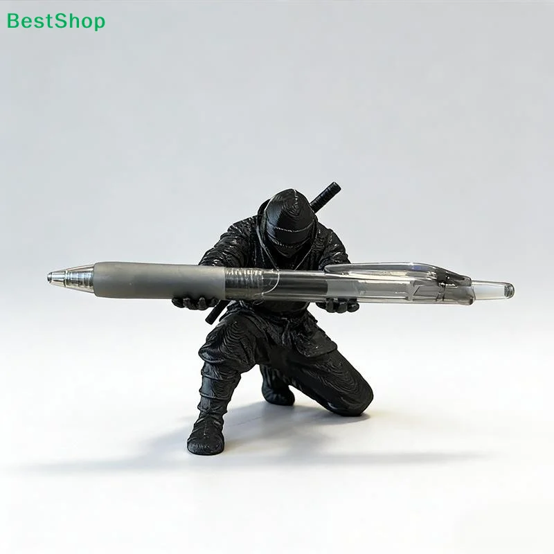 

☭Creative Ninja-Style Single Kneeling Knight Pen Holder Armor Knight Kneeling Figurine Pen Holder Desktop Stand Storage Decor