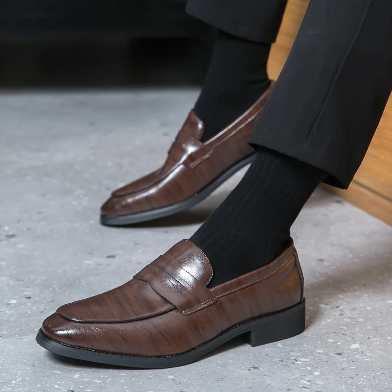 Nuevos mocasines de negocios para hombres, moda clásica, estilo caballero, ocio, fiesta al aire libre, oficina diaria, zapatos de cuero para novio de boda