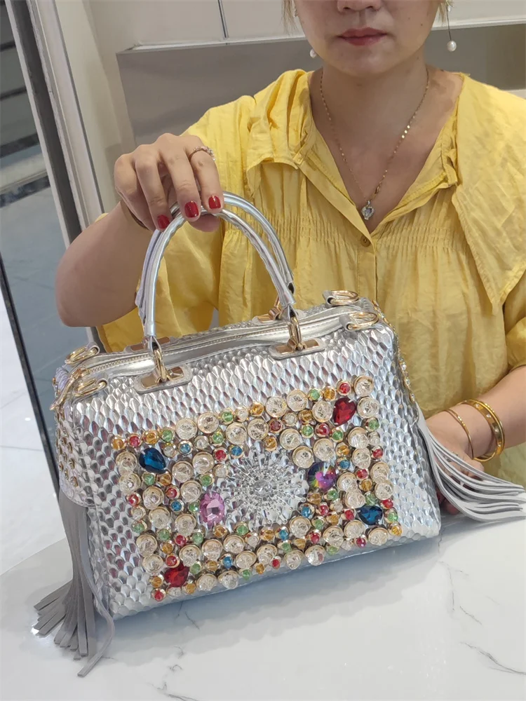 borsa-da-donna-alla-moda-in-pelle-con-nappine-borsa-a-tracolla-grande-stile-britannico-casual-tinta-unita