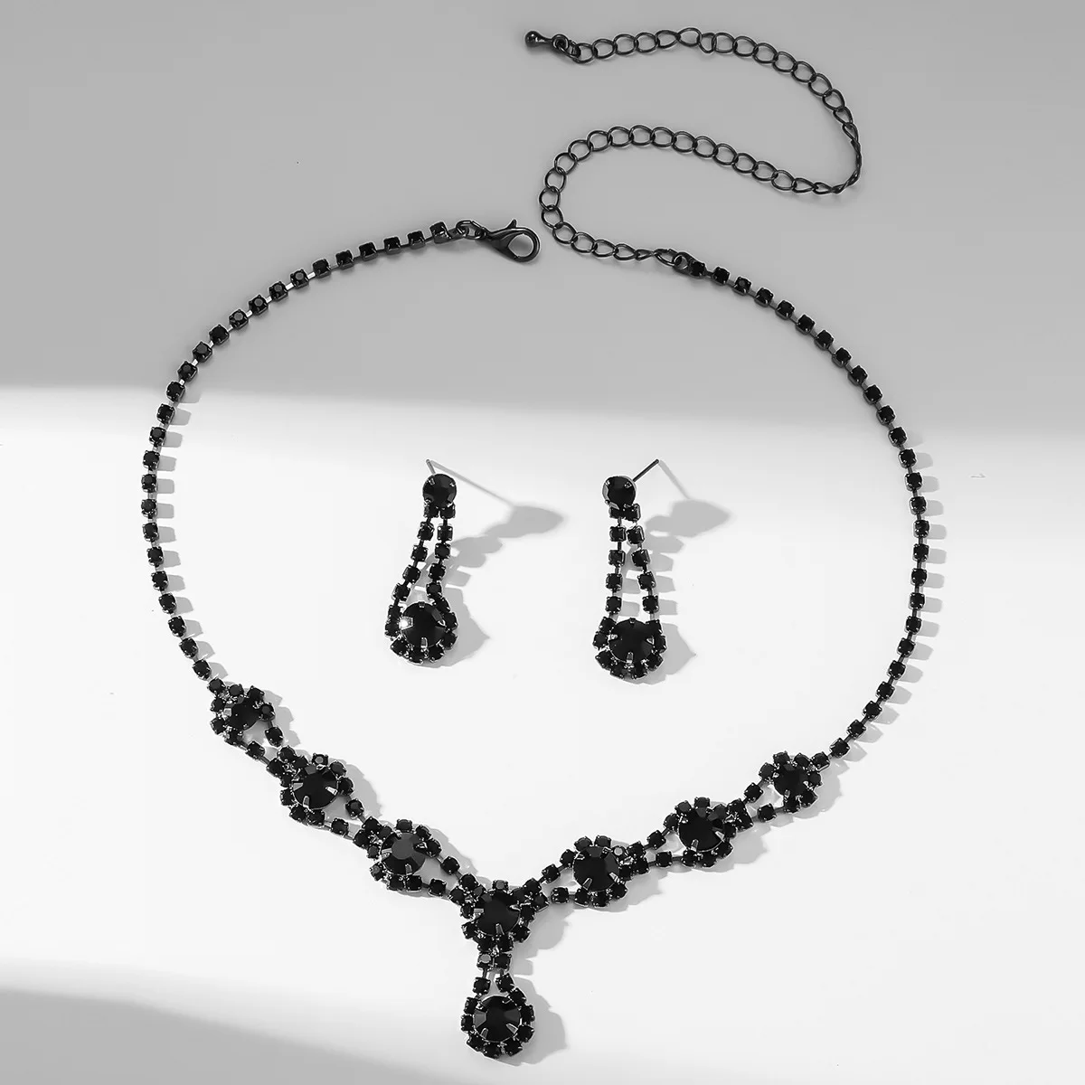 Black Gothic, rhinestone necklace earring set, performance catwalk set chain banquet jewelry, all copper.