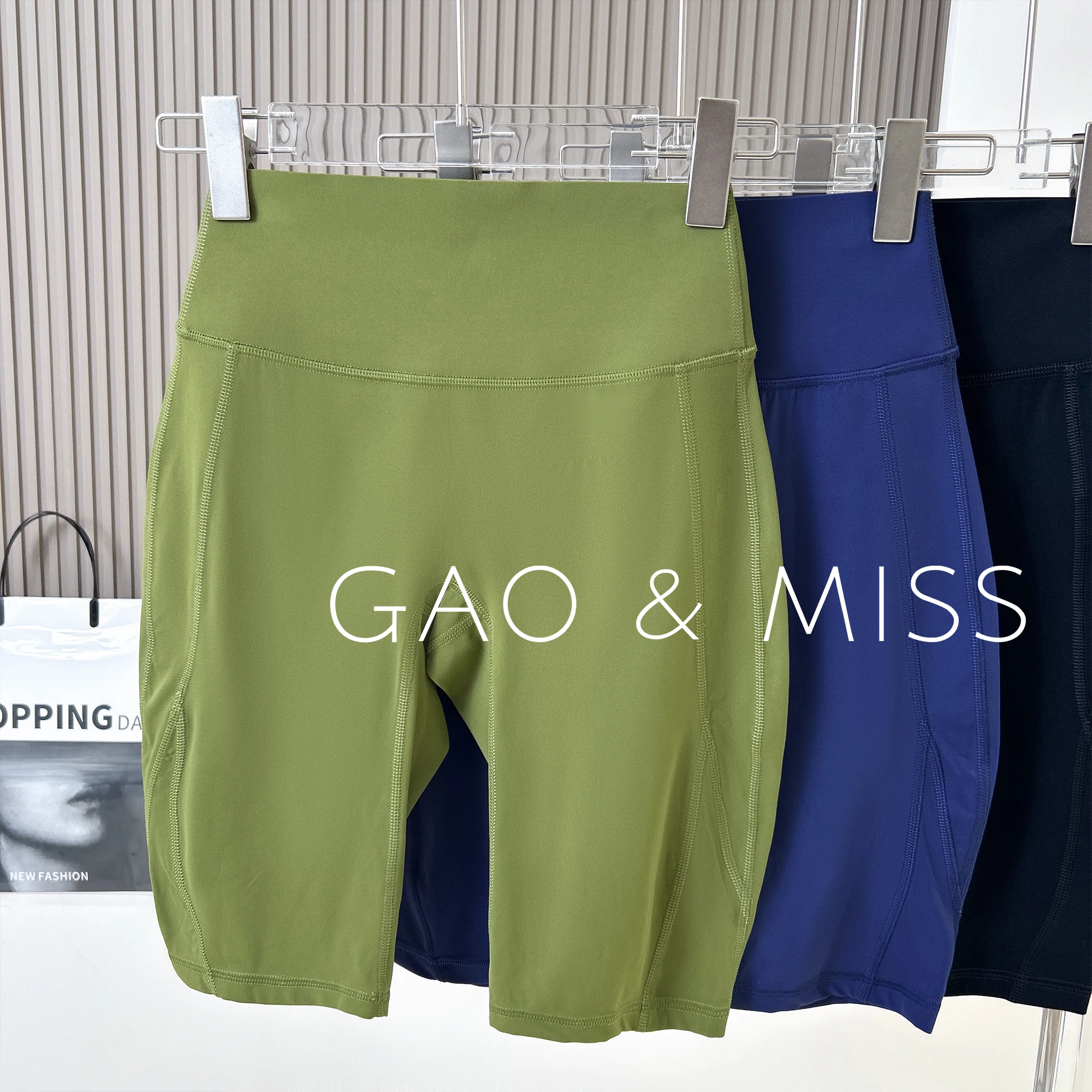 

Летние тонкие леггинсы для йоги с высокой талией, женские, для активного отдыха, утягивающие, облегающие, с контролем живота, подтягивающие ягодицы, пятикварцевые (или: с эффектом пуш-ап)