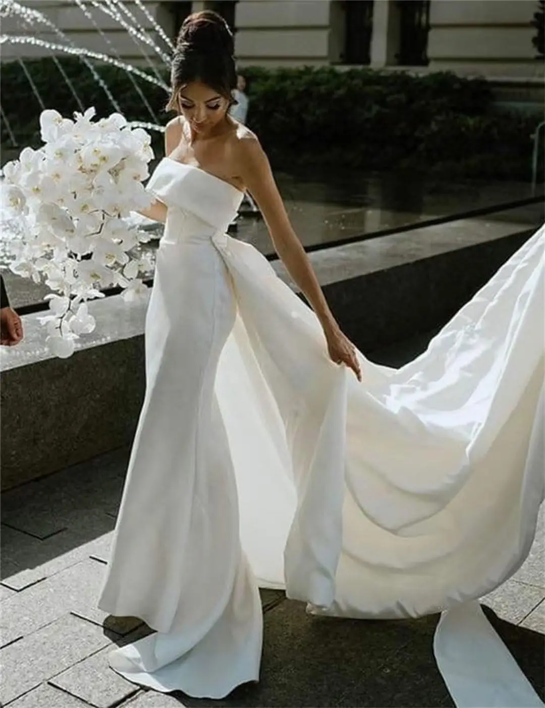 A-line Backless Bustier Sexy Trailing Wedding Dresses with Bow for Wedding Bridesmaid Banquet