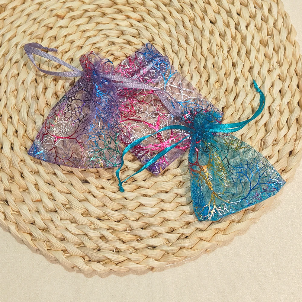 25/50/100 قطعة/الوحدة الأورجانزا شنطة هدايا تغليف المجوهرات الرباط حقيبة متعددة الحجم الملونة المرجان الطباعة حفل زفاف كيس الحلوى