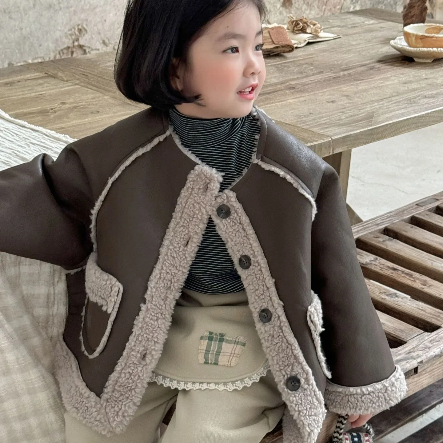 

Girls Coat 2024 Winter New Childrens Wear Korean Style Baby Girl Foreign Style Thickened Warm Lamb Fur Coat Simple Daily