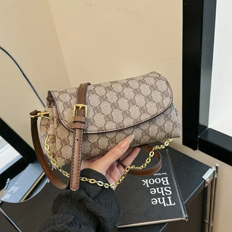 

New PU leather women's shoulder bag, handheld small square bag, casual travel crossbody bag, fashionable and trendy women's bag