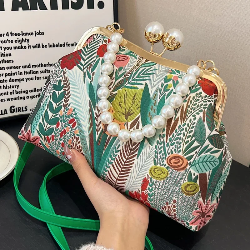 Donne verde rosa tela Shell Clips fiore frizione borse a tracolla Designer Daily Pearls Handbag Retro Lady Chain Crossbody Bags