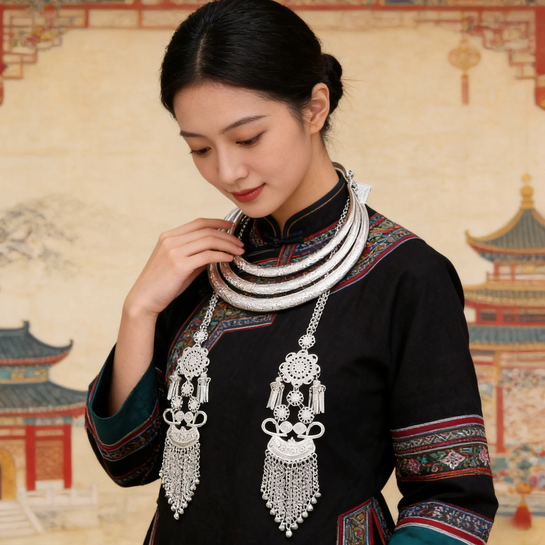 

Traditional Miao Silver Moon Choker Necklace For Women Long Chains Hollow Geometry Fan Pendant Statement Jewelry Accessory