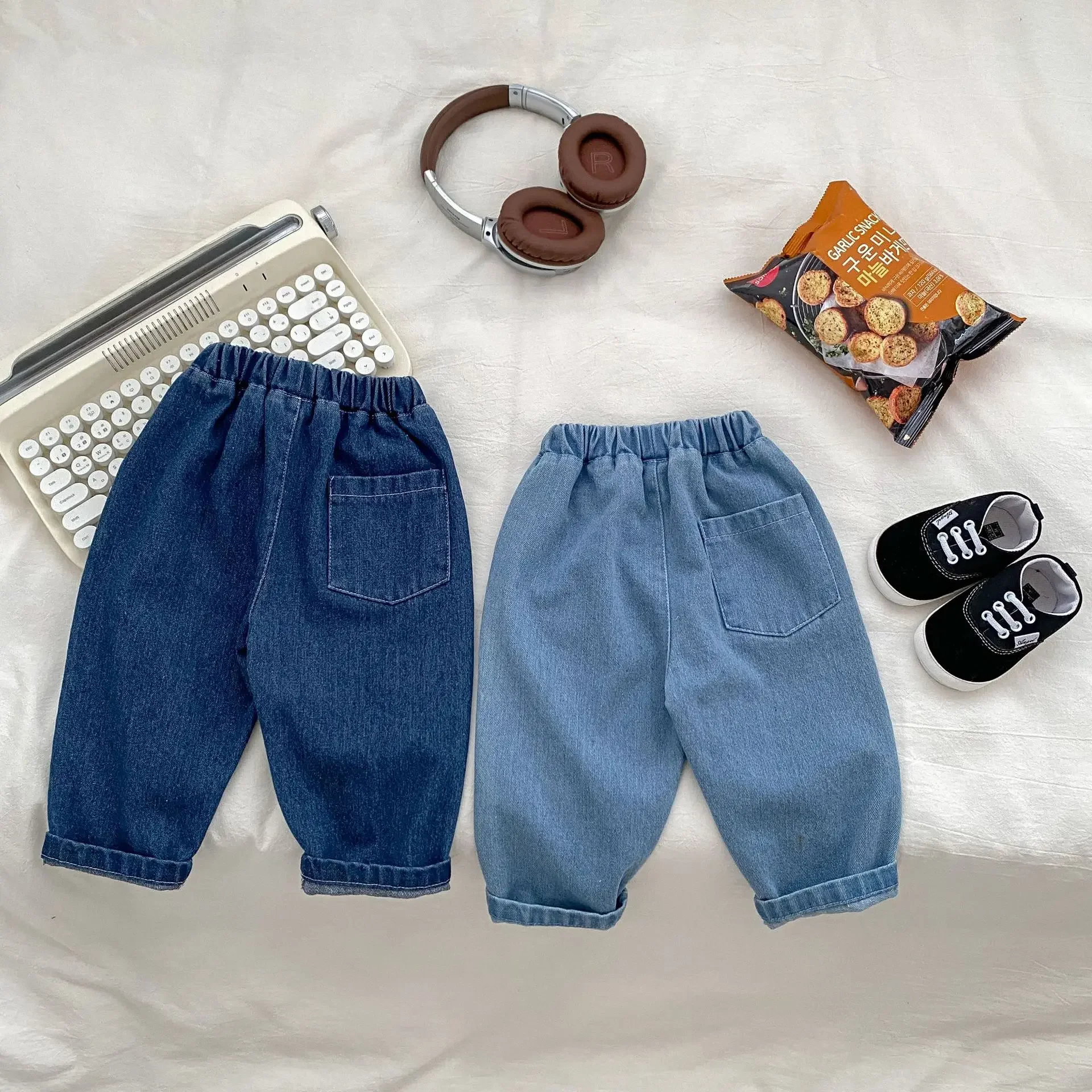 Baby kleidung einfache Jeans hose alle passen zu Jeans lässige Jeans lange lose Jungen und Mädchen Herbst einfarbige Kinder hose