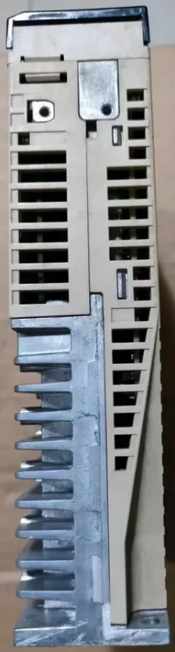 SGDV-2R8A11B002000 محرك سيرفو مستعمل SGDV 2R8A11B002000، شحن سريع