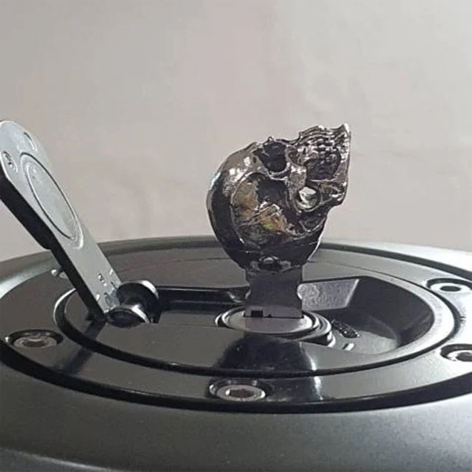 

Металлический чехол для ключей с черепом демона, винтажный декоративный чехол для ключей с черепом, забавный чехол для ключей для большинства мотоциклов