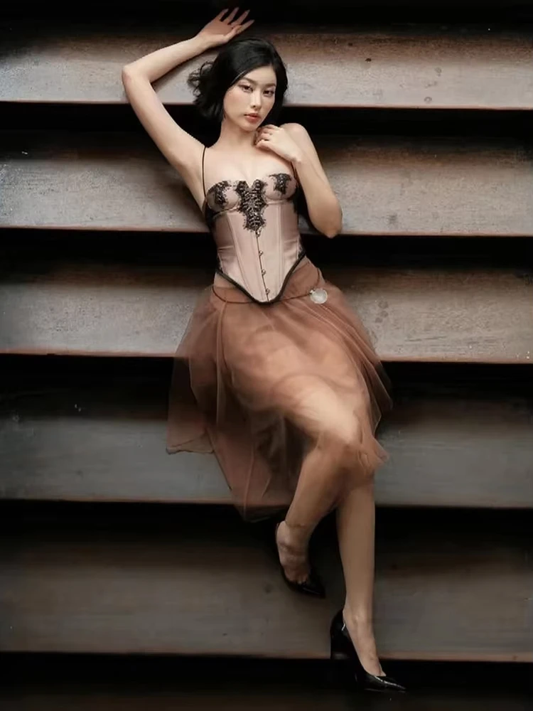 

Insglas летние модные кружевные сексуальные камзолы с низким вырезом в стиле пэчворк, кружевные металлические застежки, узкие шикарные мини-топы во французском стиле