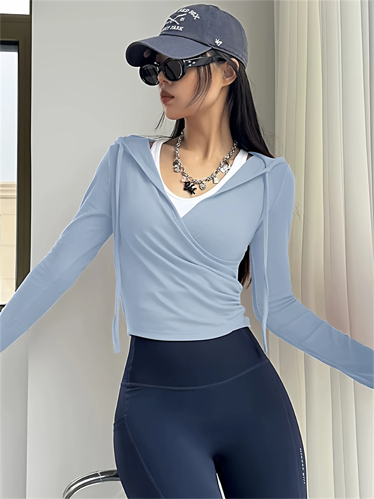 

Женская спортивная футболка с длинным рукавом, капюшоном и V-образным вырезом, облегающая, быстросохнущая, для йоги и фитнеса, комфортная, дышащая, влагоотводящая