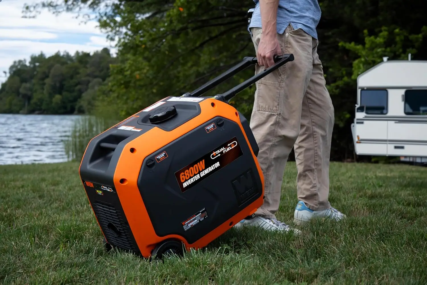 Generatore inverter portatile silenzioso a doppio combustibile da 6800 Watt, pronto per camper, avviamento elettrico, con spegnimento del carburante e cane di guardia CO (DF680iX)