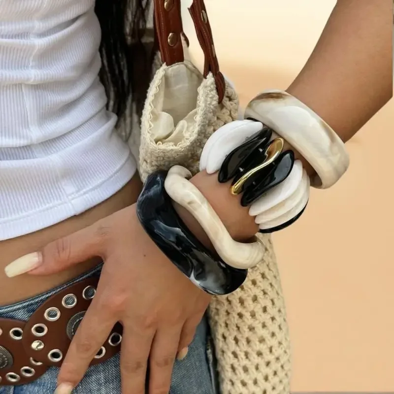 여성 패션 탄성 팔찌, 화려한 블랙 베이지 기하학적 모양 두꺼운 수지 아크릴 커프 팔찌