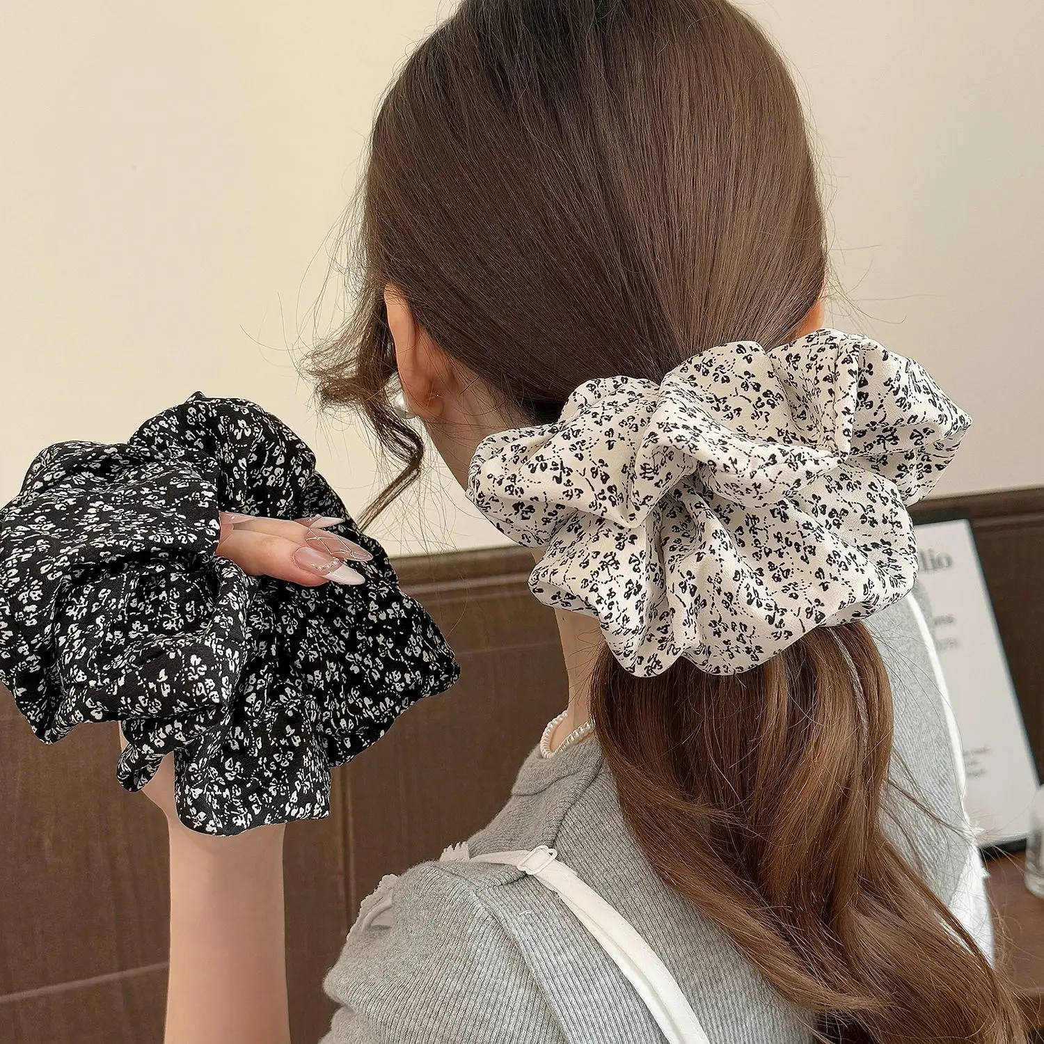 10PCS/LOT Black and White Flowers Print Fabric Hair Scrunchies for Women High-end Vintage Bun Hair Rope Daily Hair Band Elastic