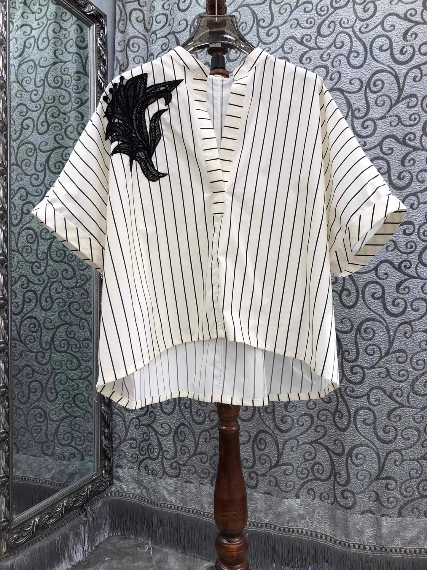 

100%Cotton Shirts 2025 Summer Fashion Style Women Exquisite Embroidery Striped Print Sexy Asymmetrical Short Sleeve Stripe Shirt