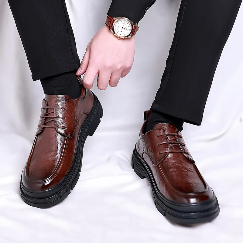 Men Dress Shoes lace up oxfords Patent Leather Luxury Fashion Groom Wedding Shoes Men outdoor italian style Oxford Shoes men