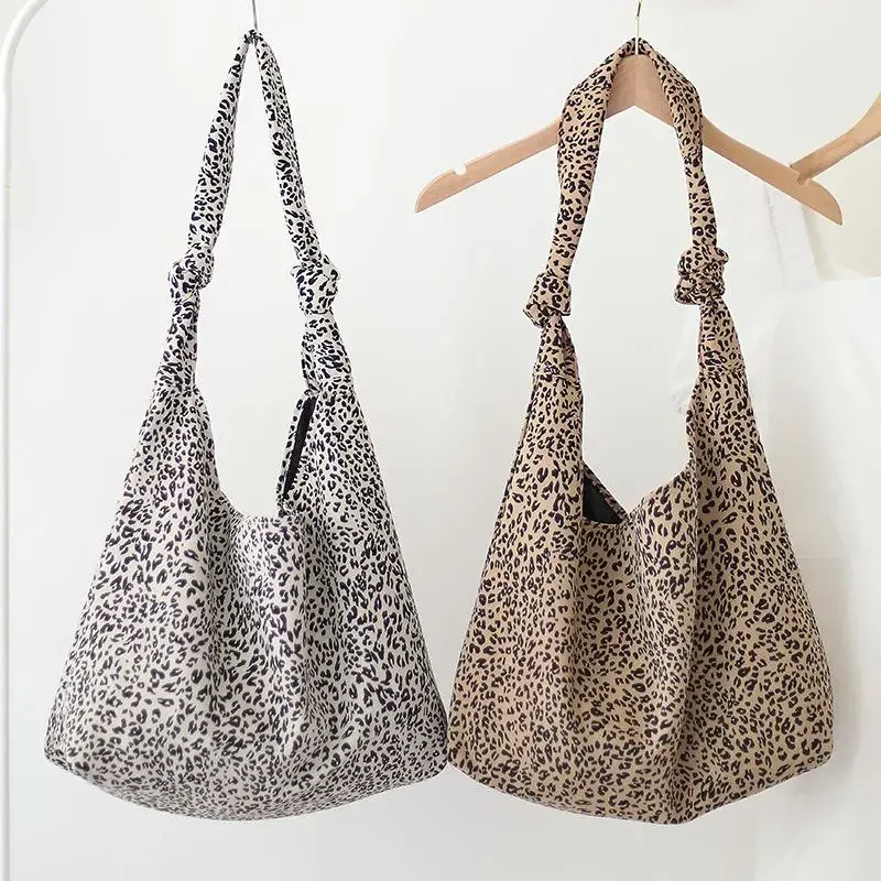 

Korean Women's Large Capacity Shoulder Bag Simple Stylish Leopard Print Crossbody Bag Fashionable Leisure Versatile Tote Bag