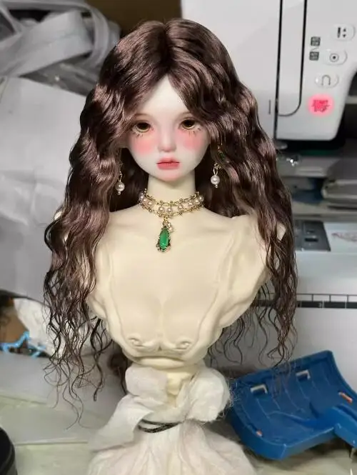 

Волосы для куклы, модные 1/4 волосы для куклы BJD, бесплатная доставка, маленький вьющийся мохеровый парик с мягкой головкой