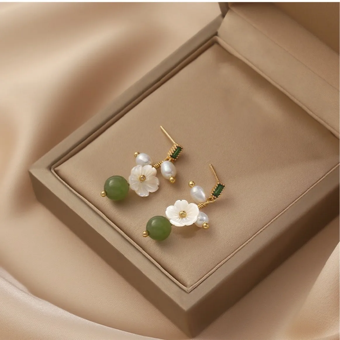 Thumbnail 4 - #1 Newest Tassel Earrings
