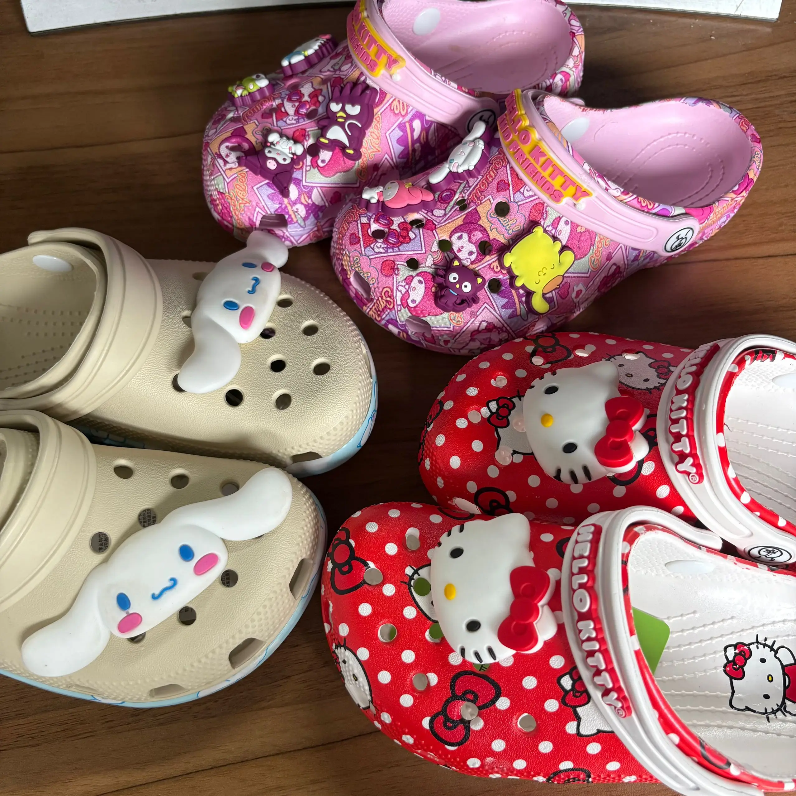 

Летняя обувь с отверстиями для собак и корицей Hellokitty, детские дышащие нескользящие легкие уличные домашние сандалии с героями мультфильмов, тапочки