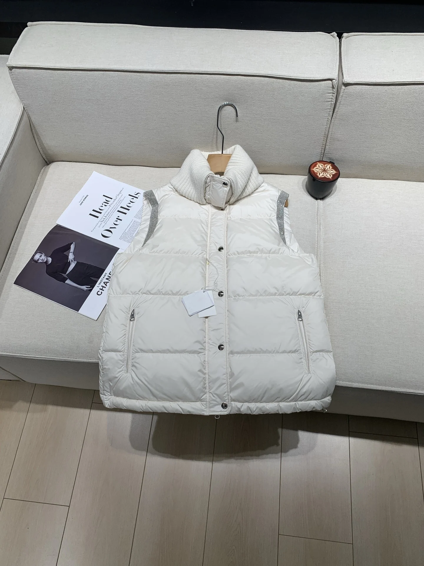 Nieuw herfst/winter hoogwaardig mode kralen kasjmier en ganzendons vest voor dames (2025)