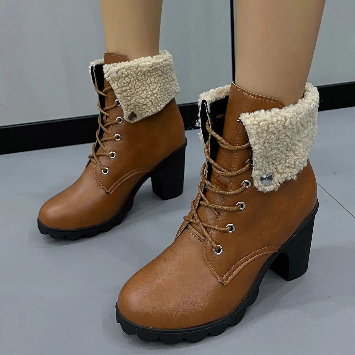 Botines de tacón alto y grueso para mujer, botas de cuero de roca, punta redonda, cómodas, tendencia de moda, Invierno