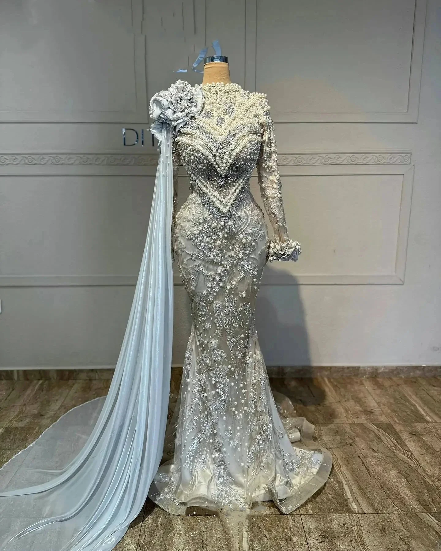 Gorgeous Mermaid Prom Dress Pearls Beaded Rhinestone Evening Dresses Long Sleeves Formal Occasion Party Dress Customized