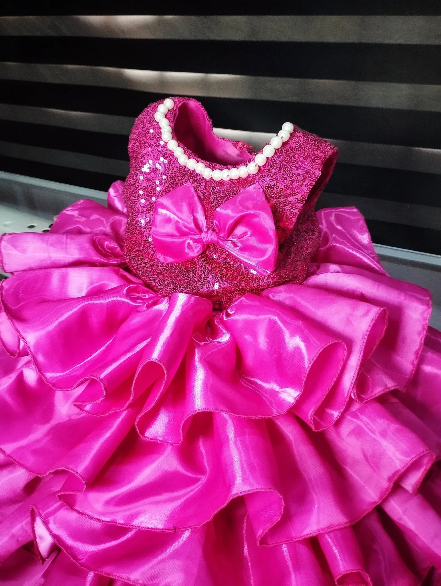 Quality Fuchsia Pearls Flower Girl Dress for Wedding Sequined Princess Girls Birthday Party Gowns Kids Prom Pageant Ball Gowns