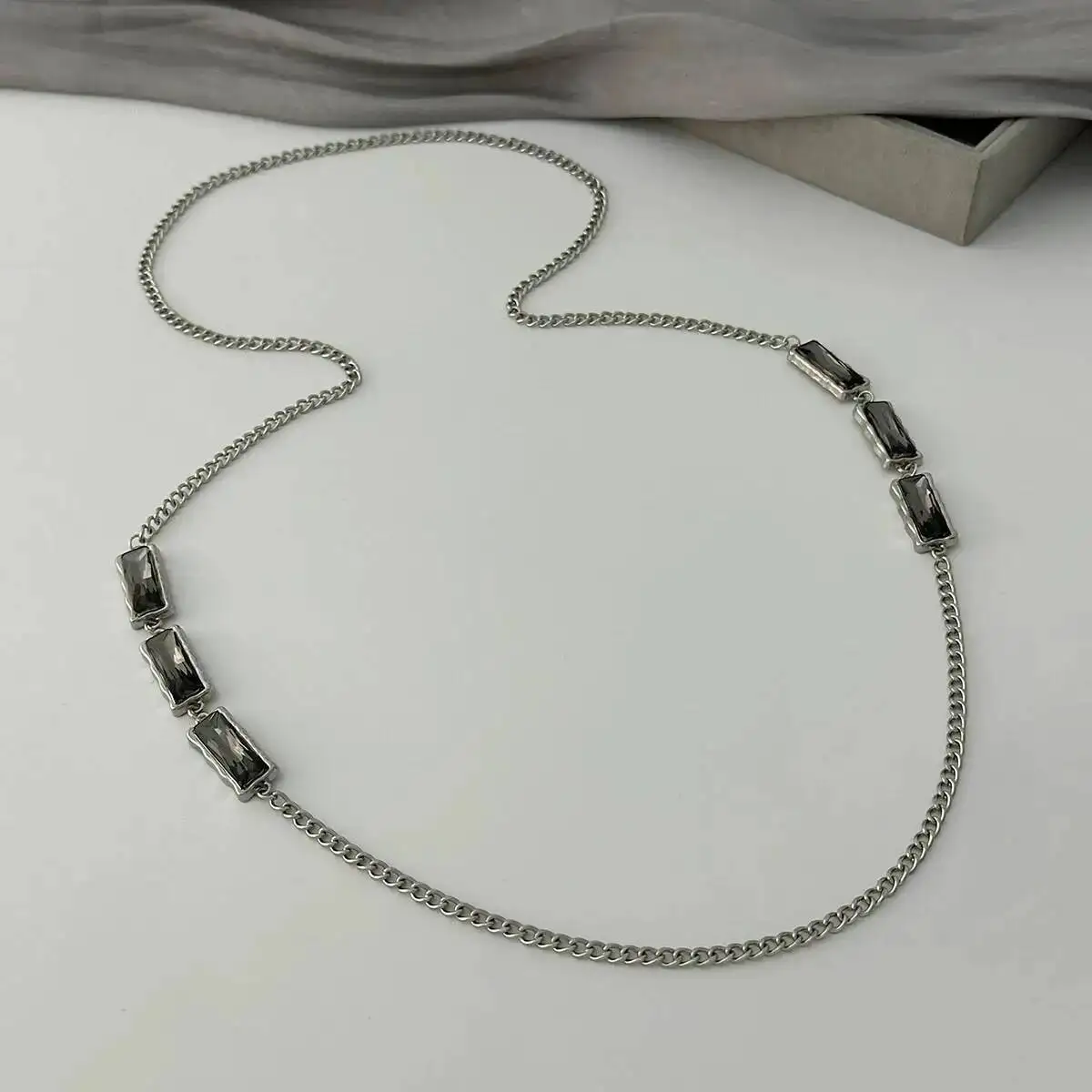 Trendy Black Acrylic Chain Necklace for Women - Elegant Gift