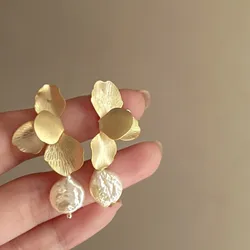 Elegant Natural Freshwater Pearls Earrings For Women Vintage Golden Petals Flower Drop Earring Jewelry For Party Wedding