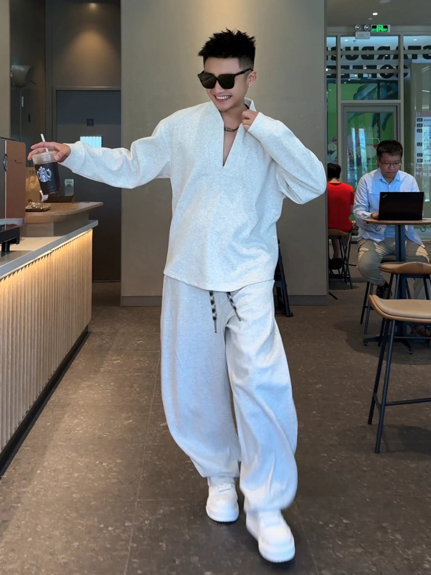 

Высококачественный спортивный повседневный комплект для мужчин, осенняя простая длинная толстовка с капюшоном све, модные спортивные штаны, комплект из двух предметов, молодежная мода