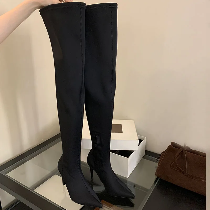 Calzature elastiche alla moda nere stivali elasticizzati sopra il ginocchio da donna Slip On Shoes stivaletti moderni a calzino lungo da donna con