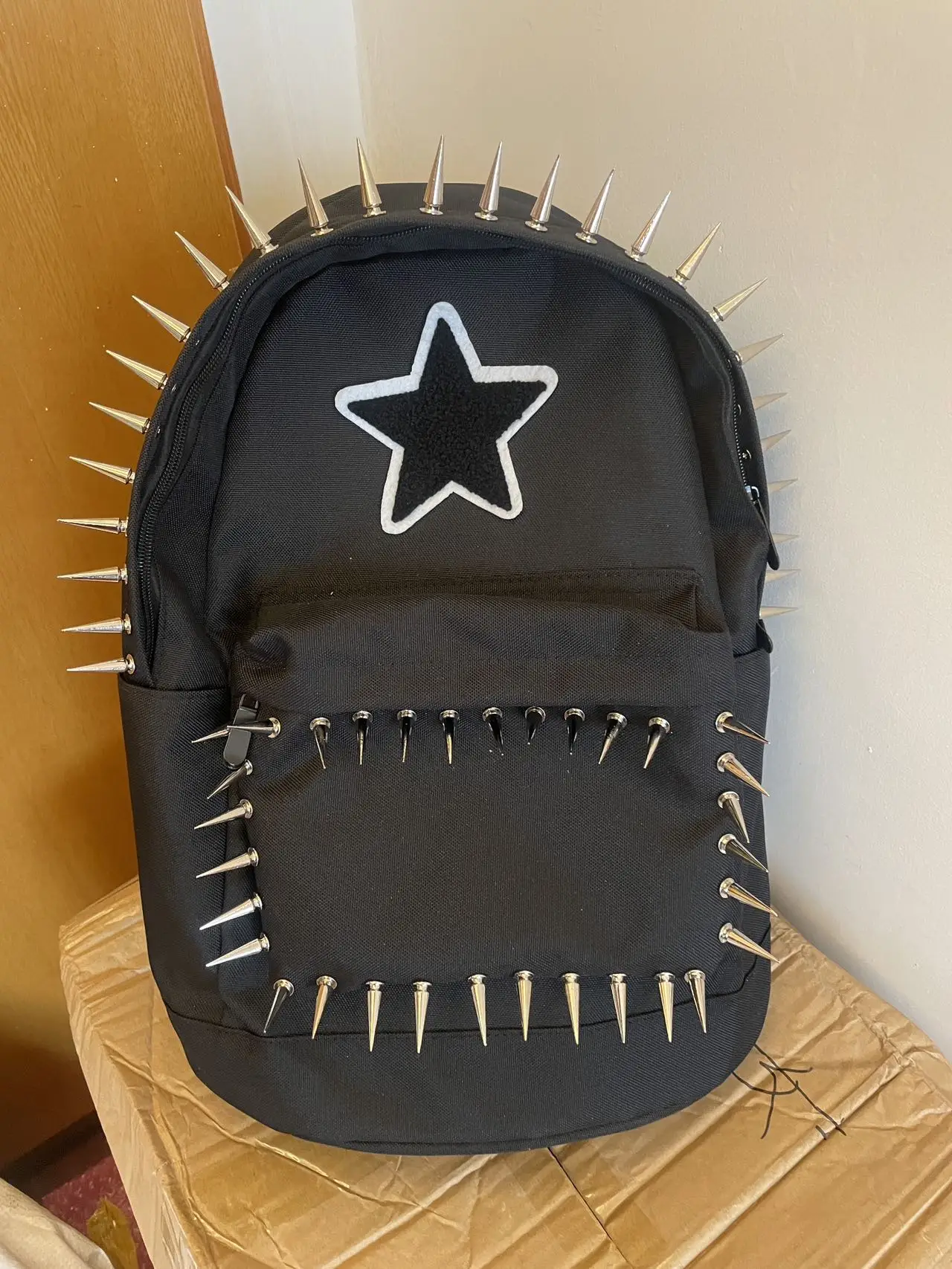 sac-a-dos-avec-appliques-etoiles-sac-pour-homme-style-punk-rivets-grande-capacite-sacs-a-dos-tendance-pour-femmes