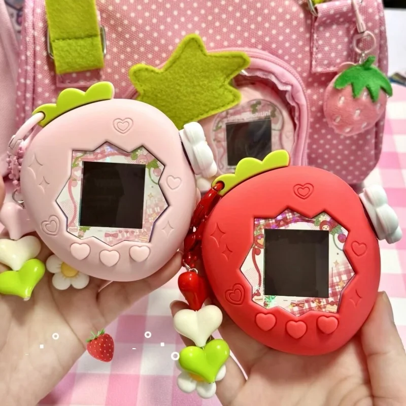 لعبة Tamagotchi Smart Paradise Pet Toy علبة الفراولة الوردية مع ورق لوحة وسلسلة مفاتيح - آلة الحيوانات الأليفة الرقمية لألعاب الأطفال