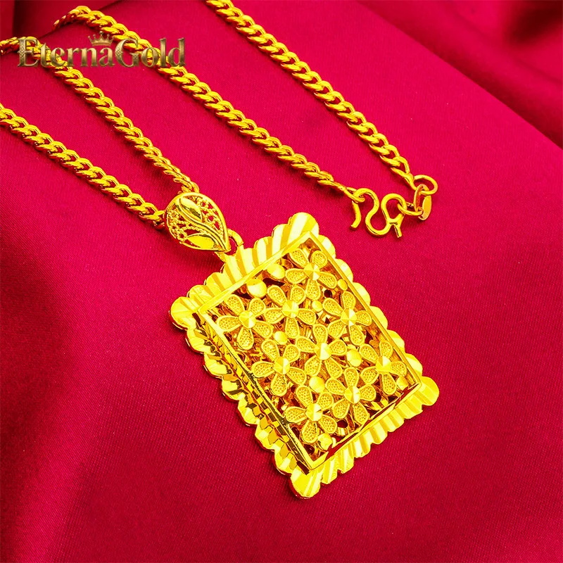 

Квадратный кулон EternaGold с цветком для женщин, 24-каратное золото, AU999 | Матовый золотой квадратный кулон с пионом и эмалью, классический китайский талисман для женщин.